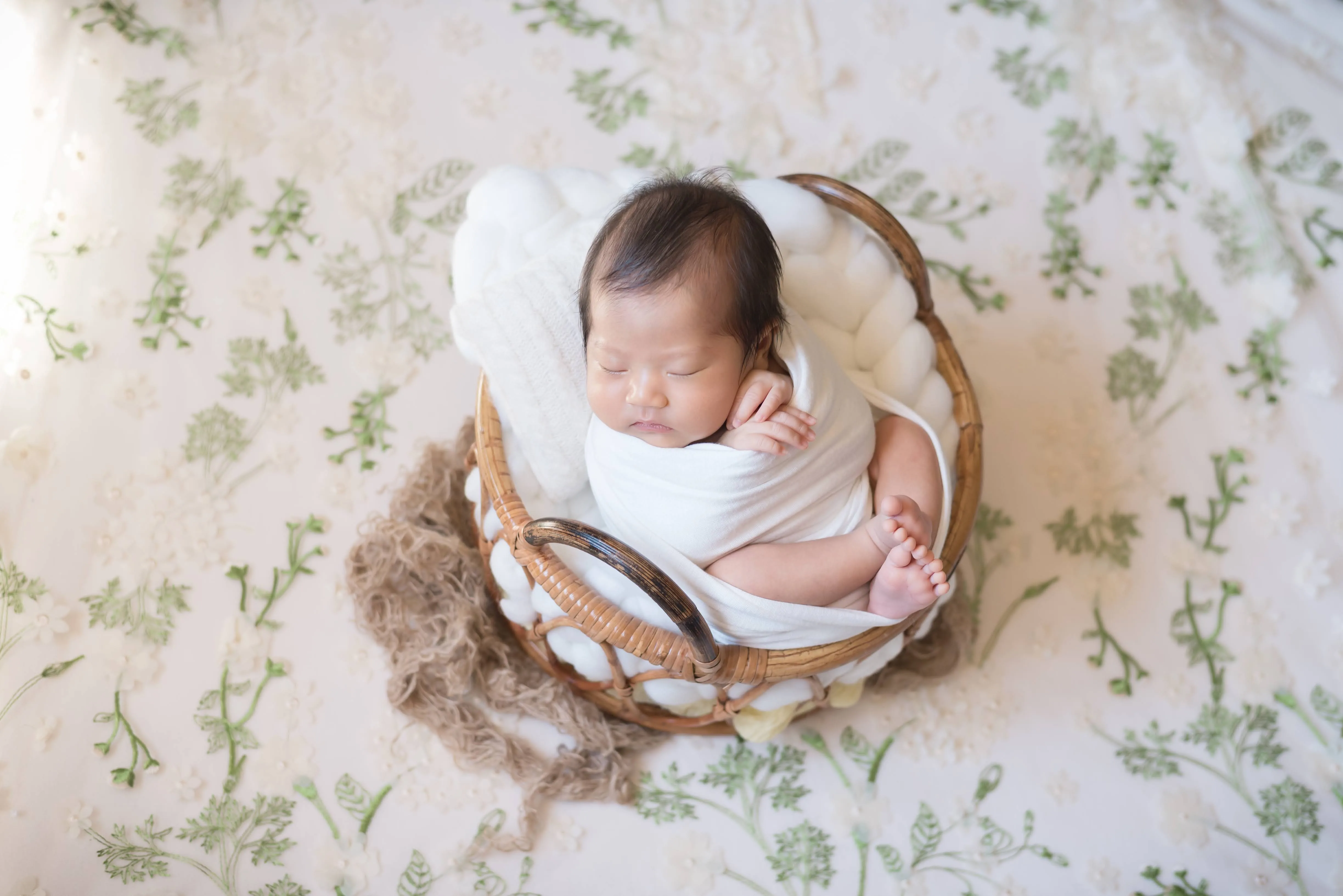安心した様子で眠る赤ちゃん